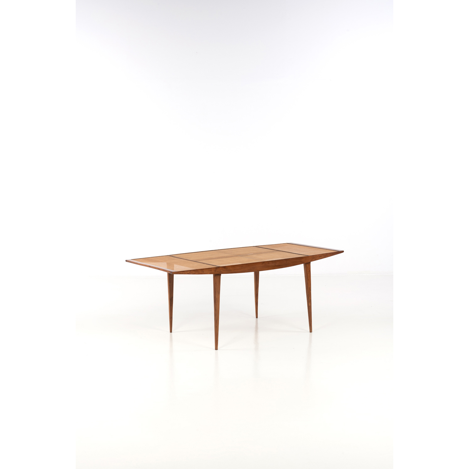Martin Eisler (1913-1977)  Table de salle à manger  Bois de caviuna, cannage et verre  Edition Forma 