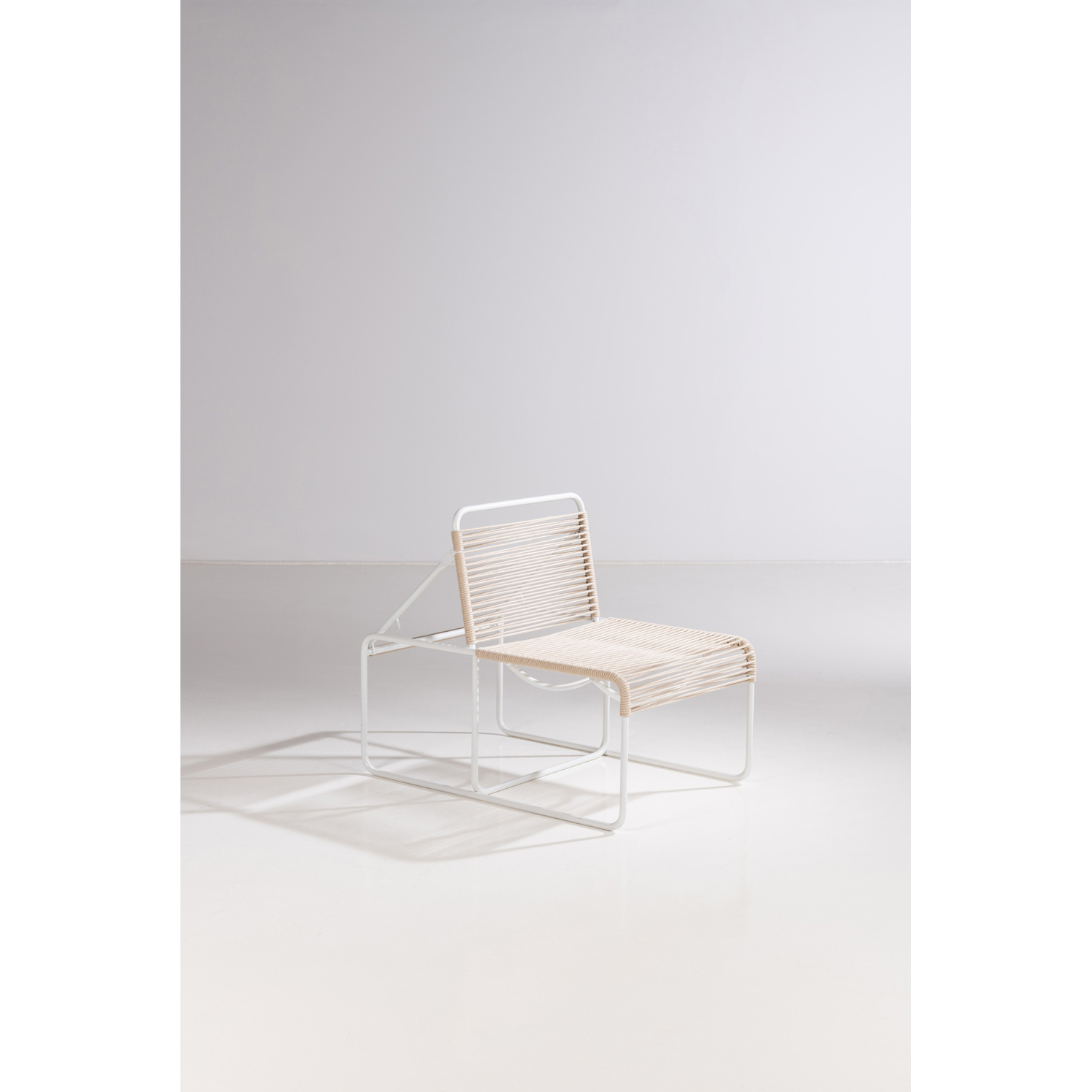  Lecoadic-Scotto (fond&eacute; en 2001) Fauteuil - Commande sp&eacute;ciale Estimation : 4000 / 6000 &euro; Lecoadic-Scotto (fond&eacute; en 2001)  Fauteuil - Commande sp&eacute;ciale  Acier laqu&eacute; et corde de chanvre  Date de cr&eacute;ation: 2018  H77&times;L60&times;P95cm  Exposition: AD Int&eacute;rieur 2018