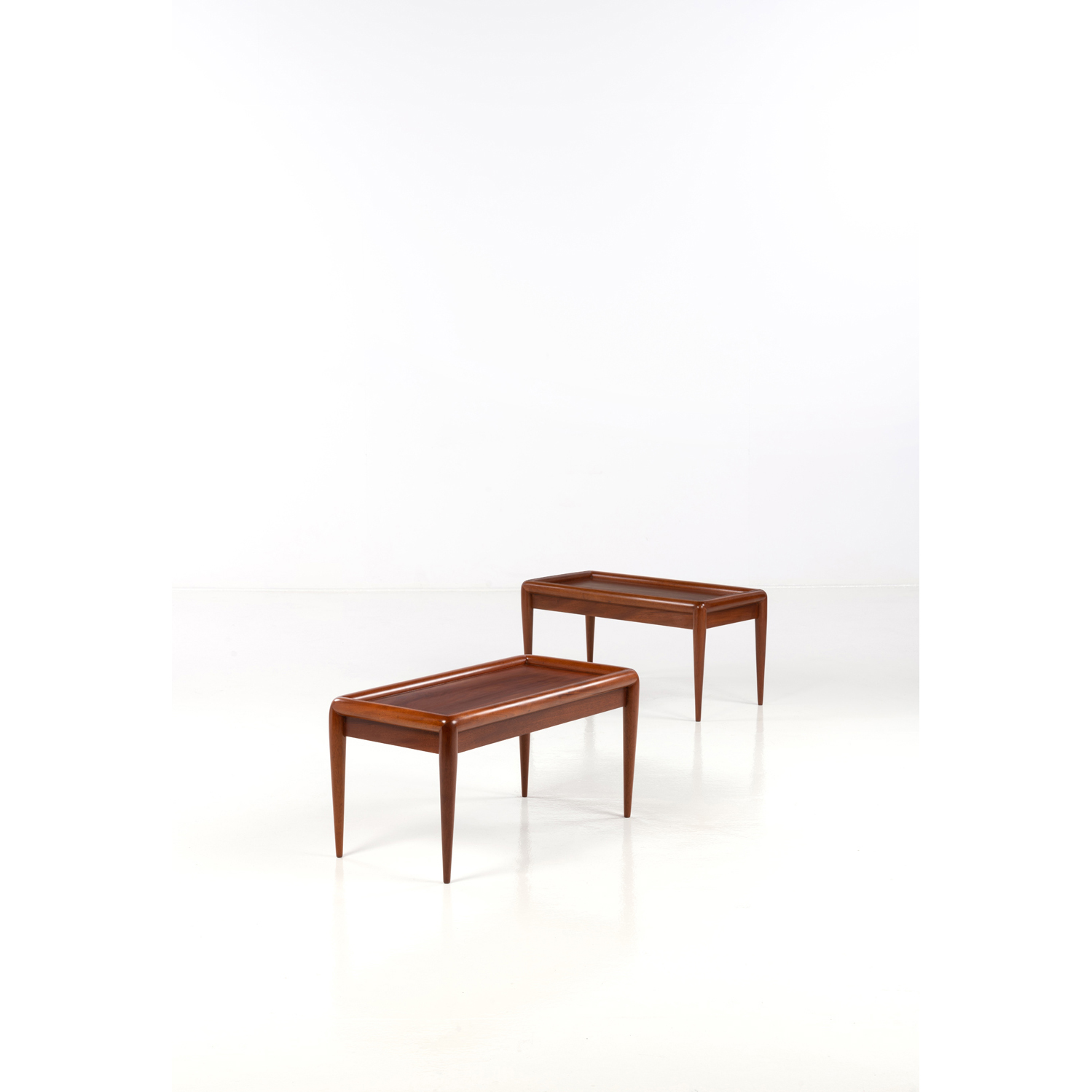 Jean Royère (1902-1981) Paire de tables d'appoint