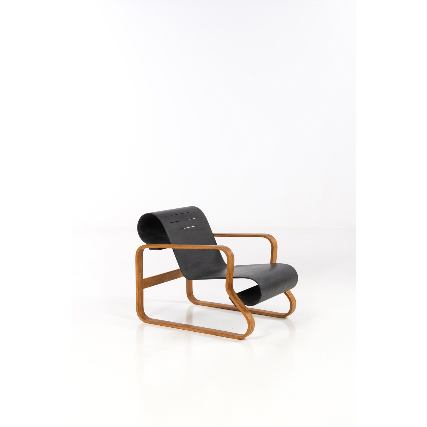 Alvar Aalto (1898-1976) Modèle 41 dit Paimio