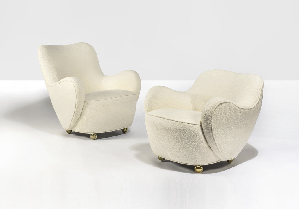 Estimation : 15000 / 20000 &euro; Vladimir Kagan (1927-2016) Mr. & Mrs. Set of two armchairs Textile and brass Creation date: 1950 H 82,5&times;L 77,5&times;P 86,5 cm H 65,5&times;L 78,5&times;P 85 cm
