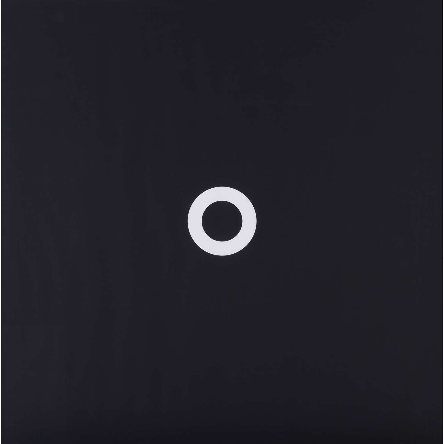 Olivier Mosset (né en 1944) Cercle blanc sur fond noir Sérigraphie sur papier Justifié et numéroté au dos :" Tirage de tête VII/X" n°7/50 100 x 100 cm Provenance : European Private Collection Estimate : 12 000 / 15 000 euros