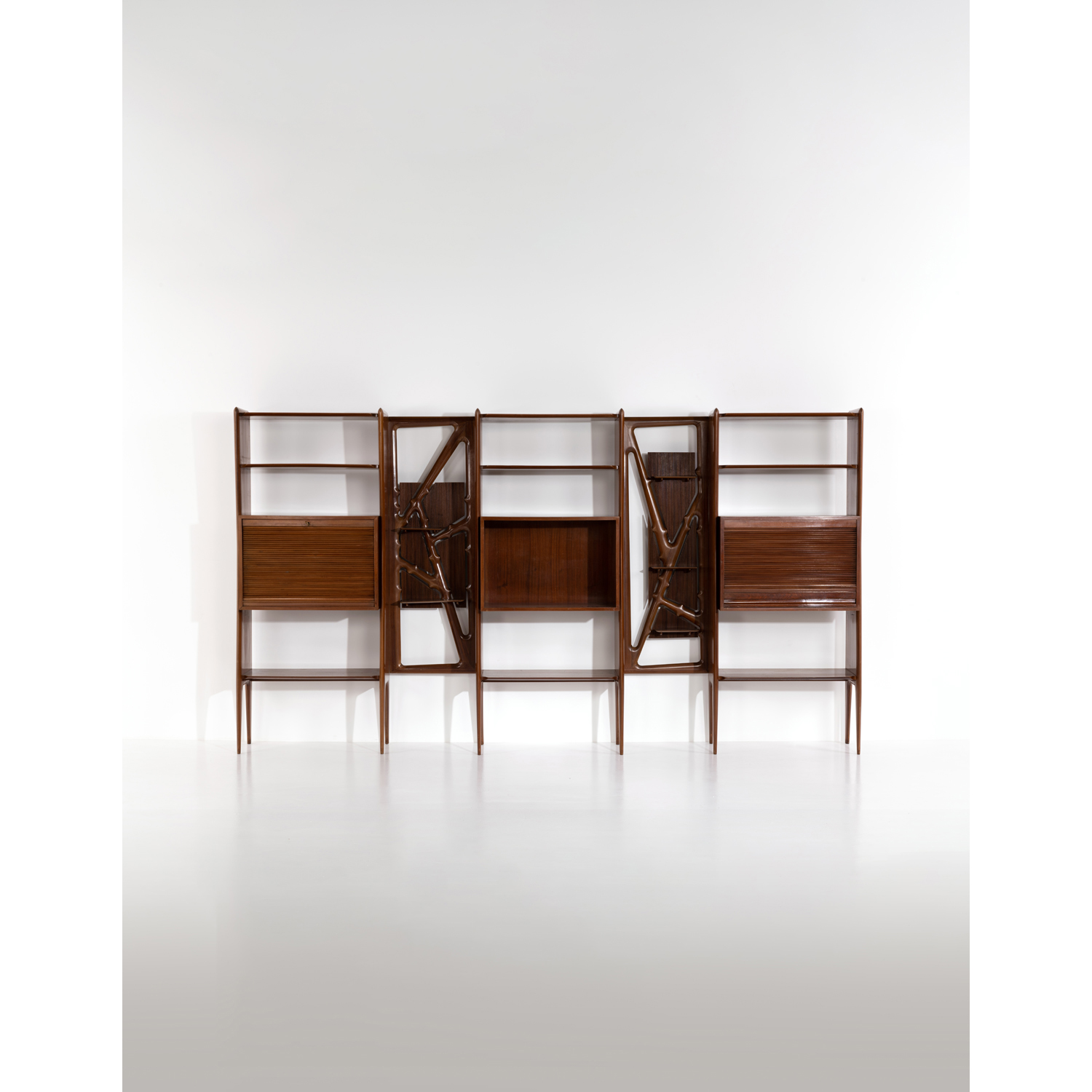 Ico Parisi (1916-1996) Bookcase Walnut Edited by Ariberto Colombo, Cantu Model created circa 1955 H 182 × L 325 × P 40 cm