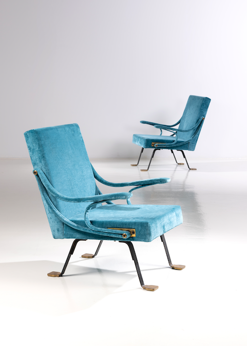 4. Ignazio Gardella (1905-1999) Digamma Paire de fauteuils M&eacute;tal laqu&eacute;, velours et laiton Edition Simon Gavina Date de cr&eacute;ation : vers 1957 H 87,5 &times; L 72 &times; P 82 cm Bibliographie : - G. Gramigna, 'Repertorio 1950/1980', Ed. Arnoldo Mondadori, 1985, reproduit p. 108 - I. De Guttry & M. P. Maino, 'Il Mobile Italiano degli anni '40 e '50', Ed. Laterza, 1992, p. 10 , ill. 9 Exposition : 'Scato Libero, Dino Gavina 10', Bologna Design Week, Octobre 2017 12 000/18 000&euro;