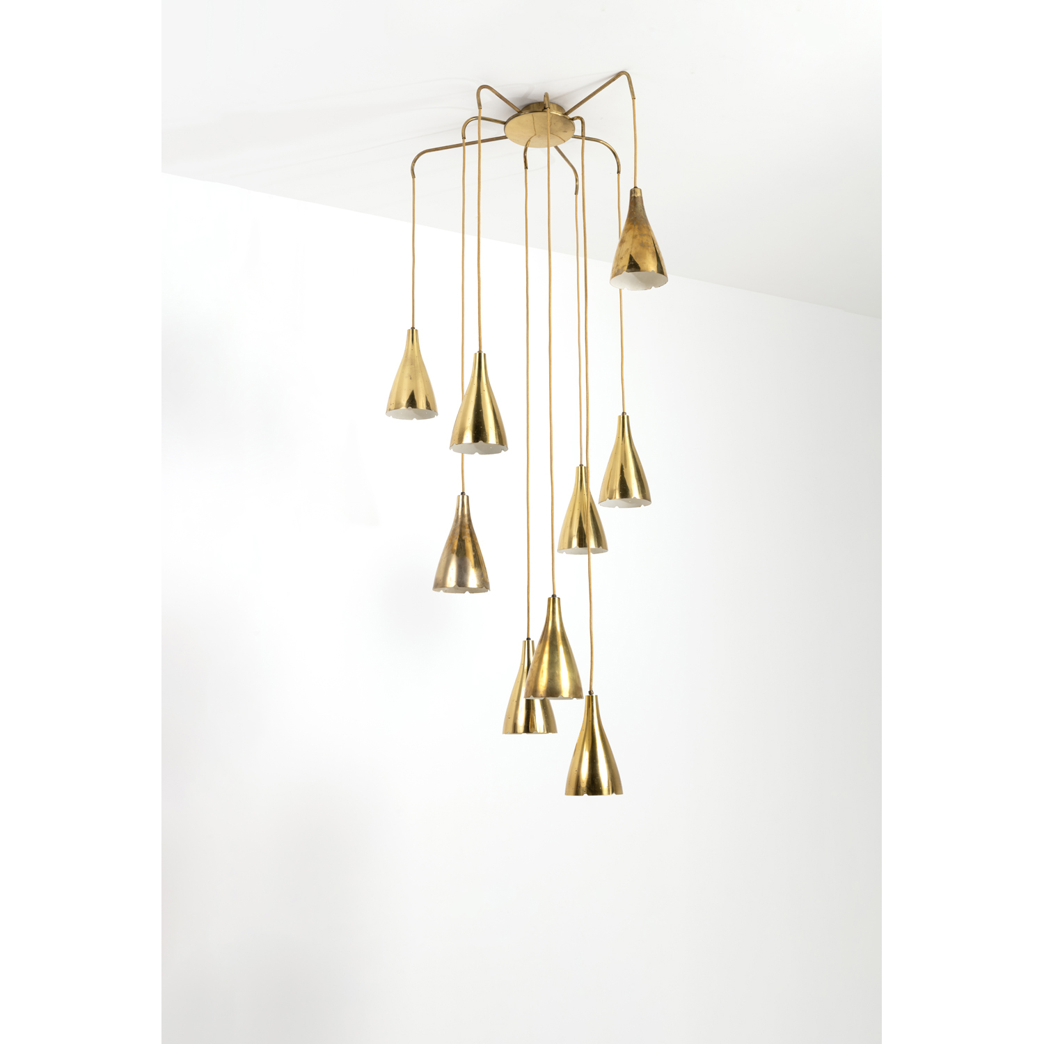 Paavo Tynell (1890-1973) Model no. 1194/9 Suspension Brass Edited by Idman Oy Model created circa 1950 H 190 × Ø 80 cm