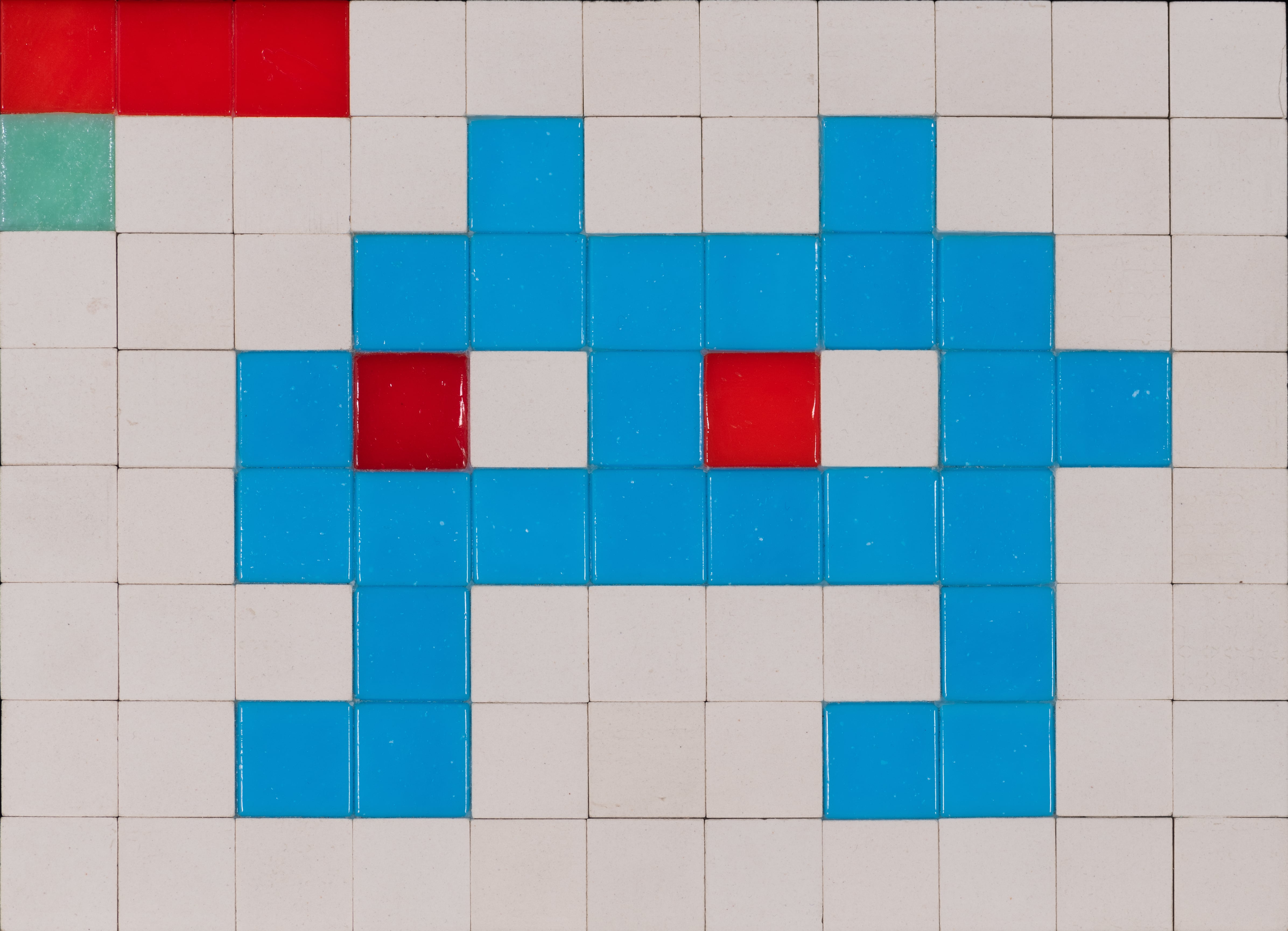 Invader (n&eacute; en 1969) Alias NY 119, 2009-2011 Carr&eacute;s en c&eacute;ramique sur panneau de plexiglas et carte d'identit&eacute;