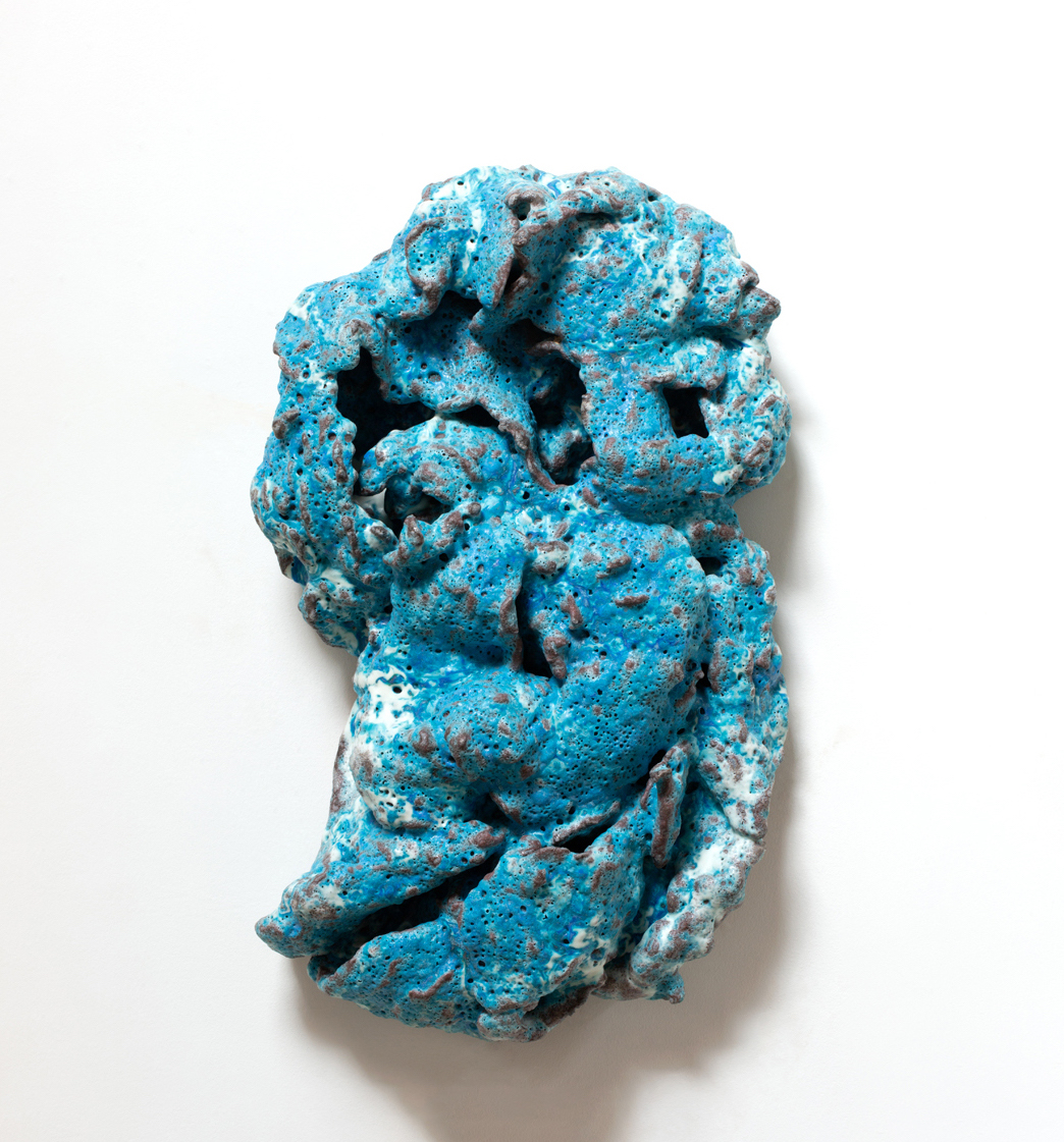 Ancil Farrell (n&eacute; en 1986) Bahari - Pi&egrave;ce unique Sculpture C&eacute;ramique &eacute;maill&eacute;e Sign&eacute;e Mod&egrave;le cr&eacute;&eacute; en 2021 H 69 &times; L 43 &times; 20 cm