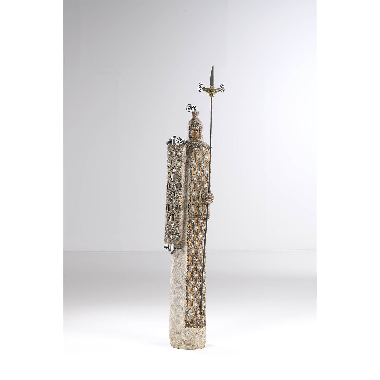 Lot 6 - Raphaël Giarrusso (1926-1986) Sculpture Estimation : 12000 / 18000 € Raphaël Giarrusso (1926-1986) Sculpture Polychrome glazed ceramic and iron Signed 'R.G.' Creation date: circa 1968 H 185×L 25×P 21 cm