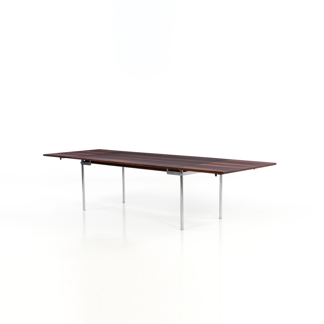 Lot 183 - Hans Wegner (1914-2007) Model AT-318, table de salle à manger