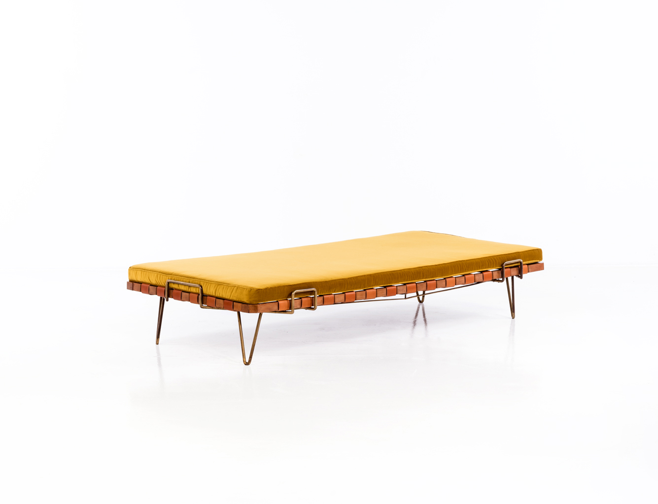 Lot 148 - B.B.P.R Lit de repos