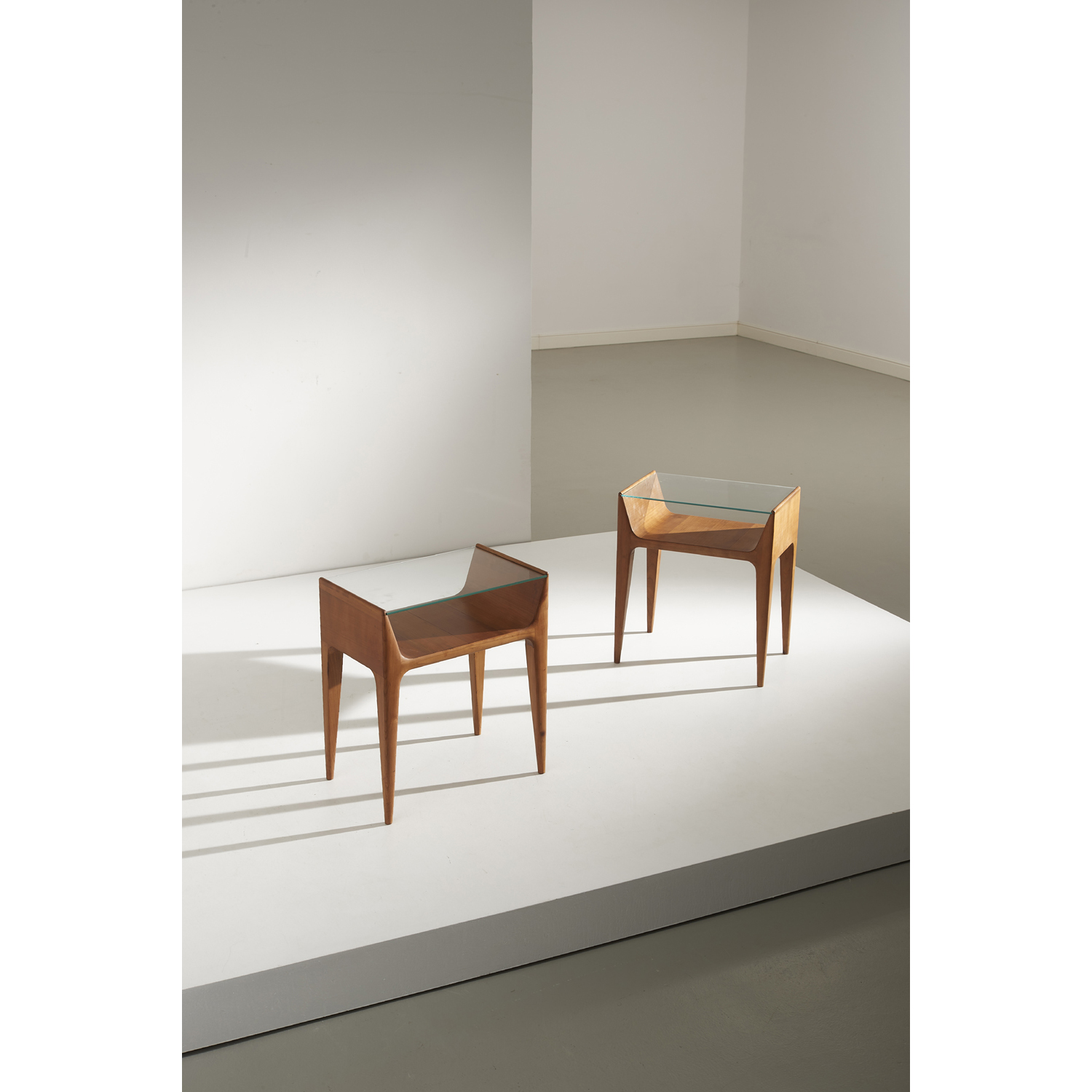 Gio Ponti (1891-1979) Pair of bedside tables | Piasa