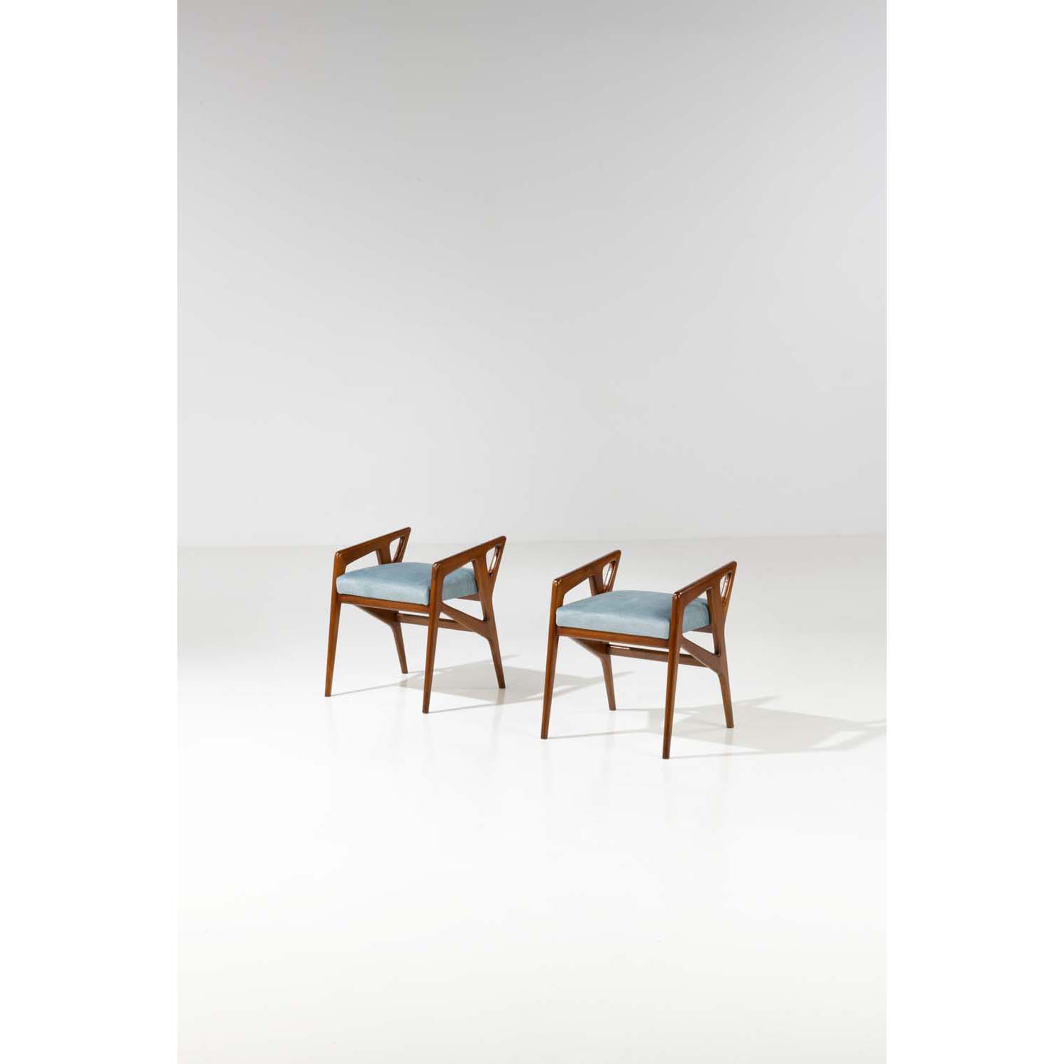 Gio Ponti (1891-1979) Pair of stools | Piasa