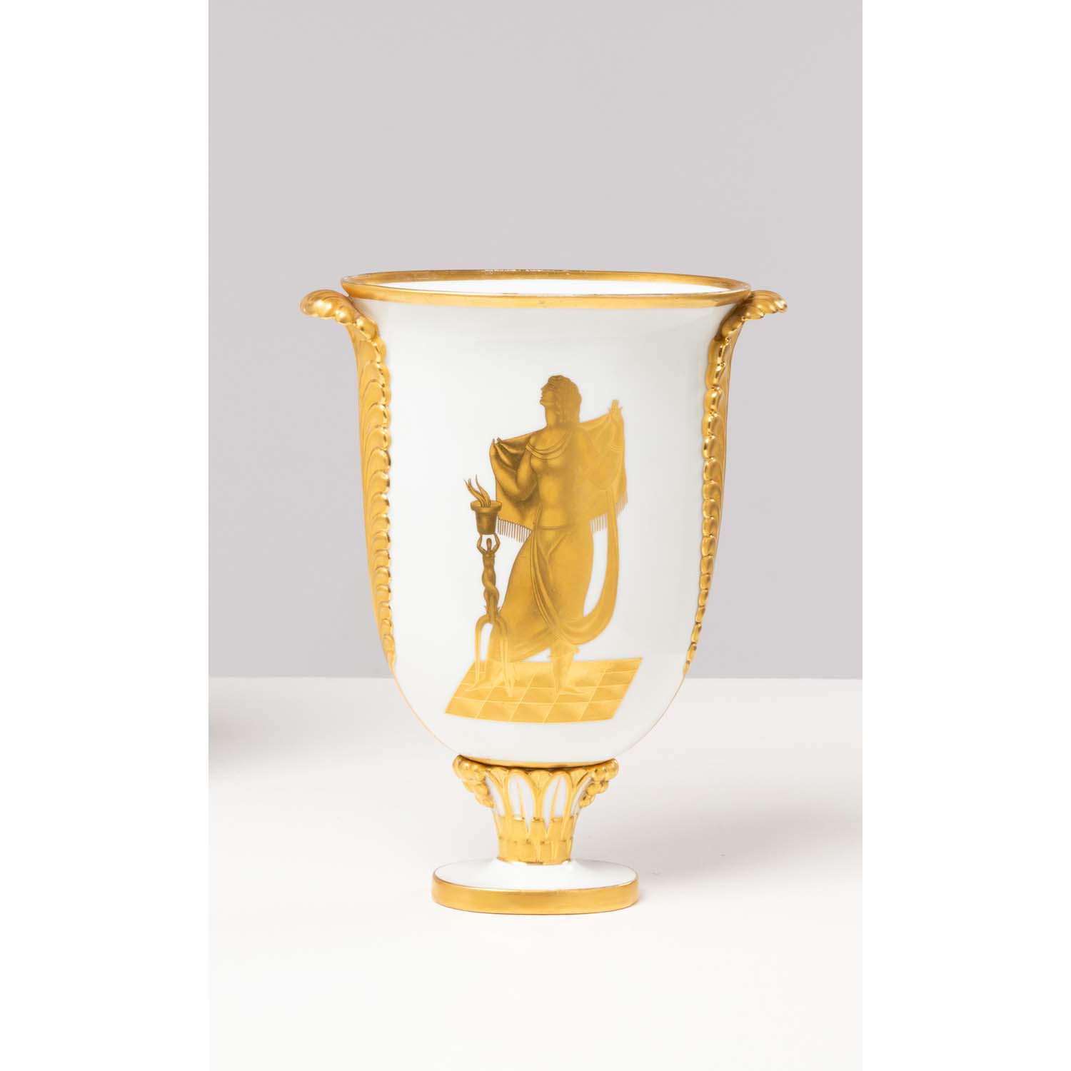 Gio Ponti (1891-1979) Vase on pedestral | Piasa