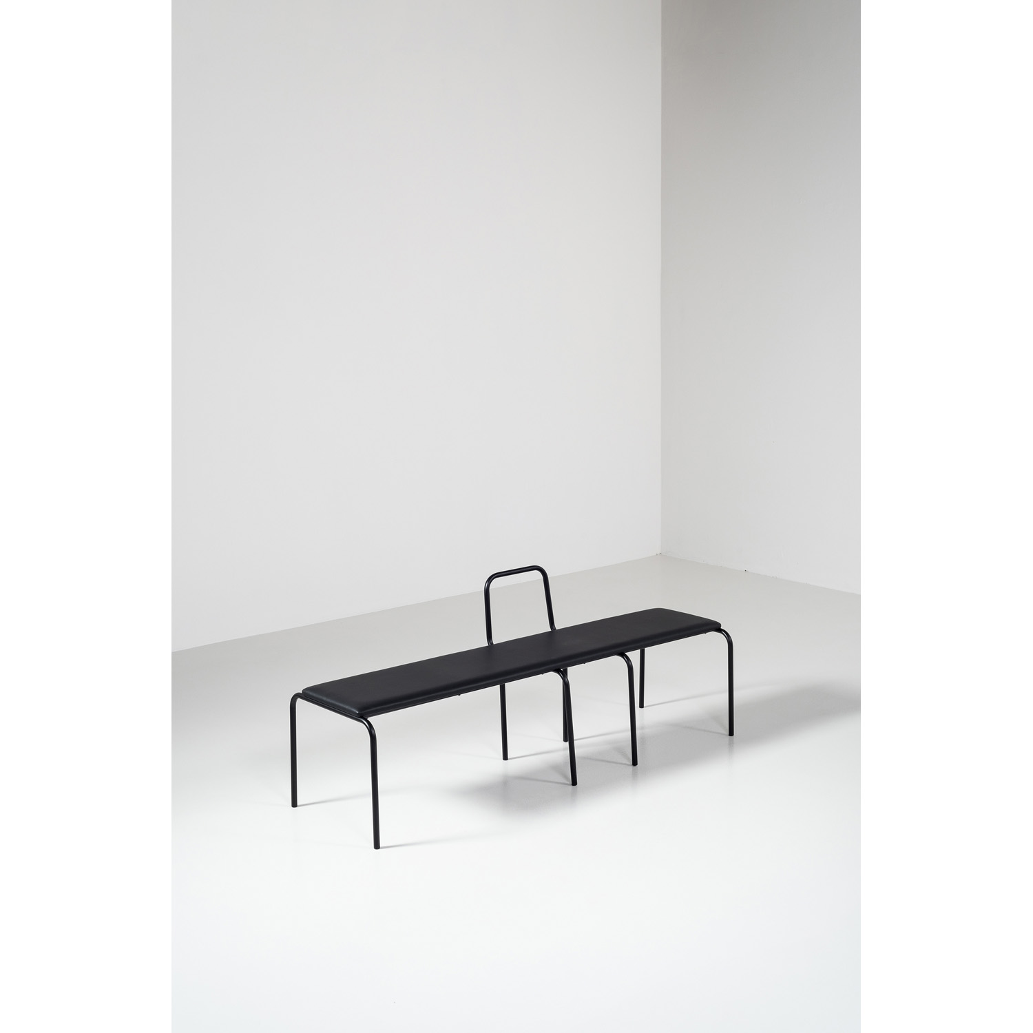 Rei Kawakubo (born 1942) and edited by Comme des Garçons (20th c.) 'Long  bench' | Piasa