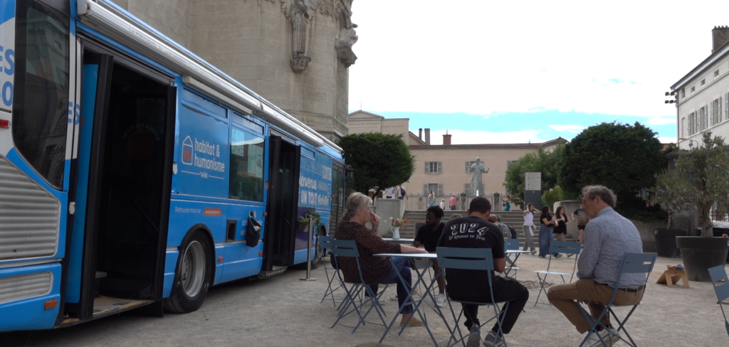 Mobile Escale Solidaire bus in Fourvière Cathedral Square