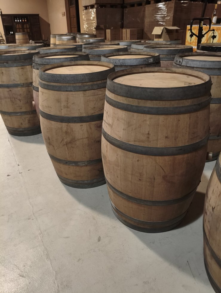 Red Wine,60 oak barrels,Wood origin : ,France Origin