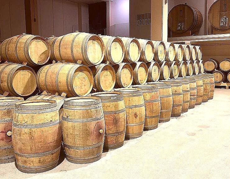 Red Wine,27 oak barrels,Wood origin : ,USA Origin