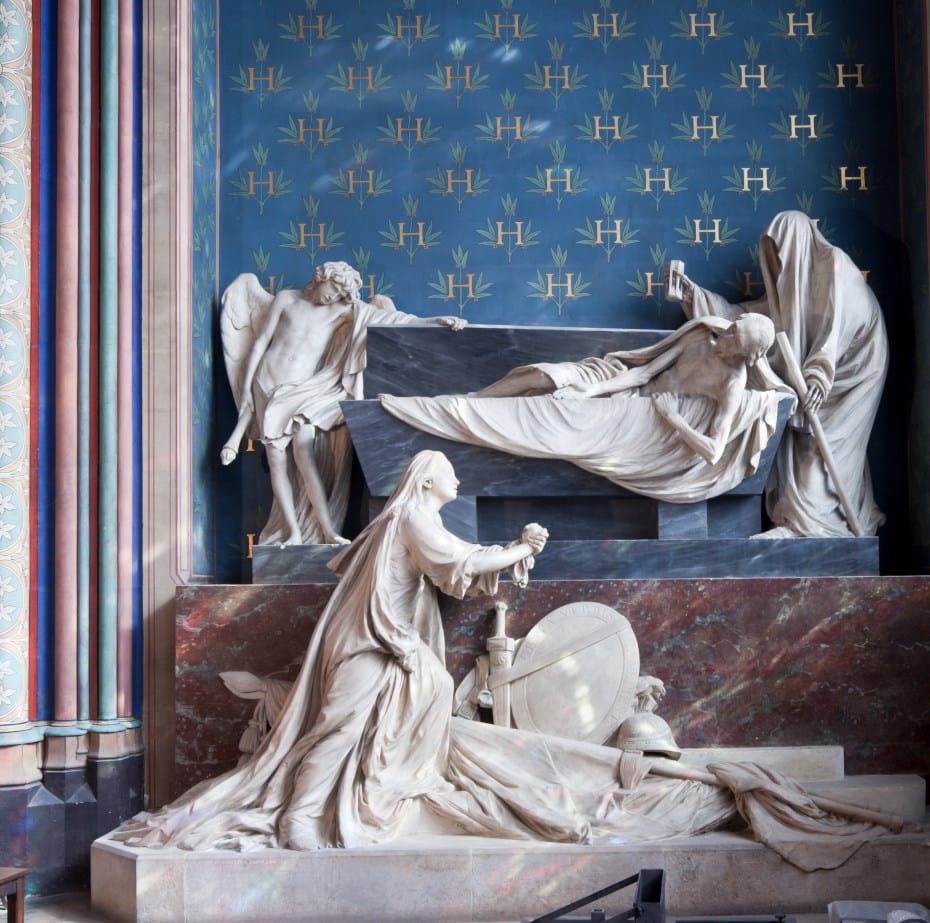 Vue d'ensemble du mausolée du compte d'Harcourt