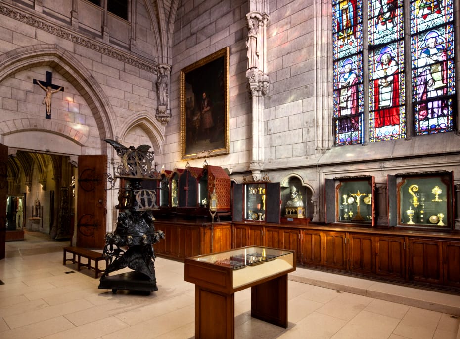 Salle du tresor a l'interieur de Notre Dame, les tresors se trouvent dans des vitrines