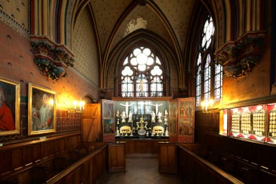 Vue en profondeur de la salle capitulaire