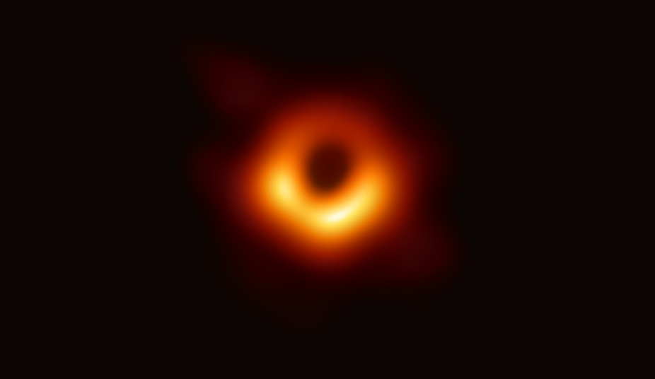 Première image d'un trou noir. EHT, CC BY