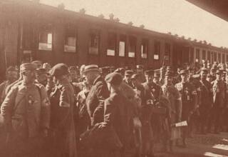Arrivée d'un train de soldats rapatriés sanitaires en gare des Brotteaux-juillet 1917 / Archives municipales de Lyon