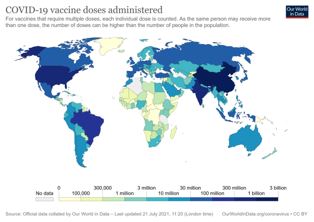 Carte montrant la distribution inégale des doses de vaccins Covid à travers le monde