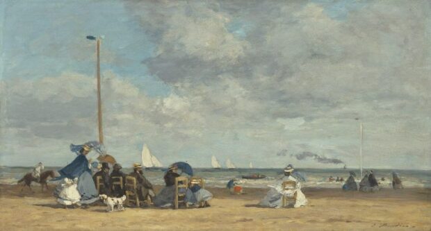 Peinture impressioniste d'une côte Normande. Sont représentés des estivants, assis sur des chaises et contemplant la mer, sur laquelle voguent des voiliers.