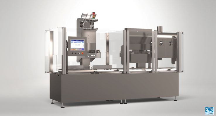 A compact Sleeve packaging machine with an optimized floor space