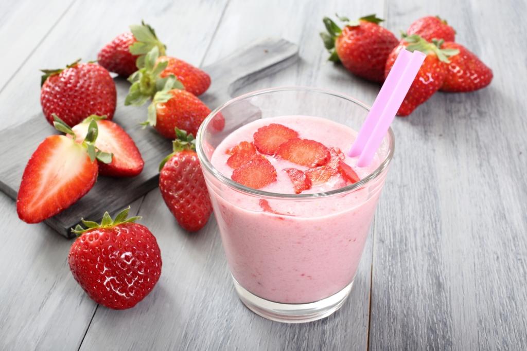 Milchshake Joghurt und Erdbeeren