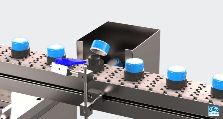 An automatic control and ejection module guarantees a defect-free final production
