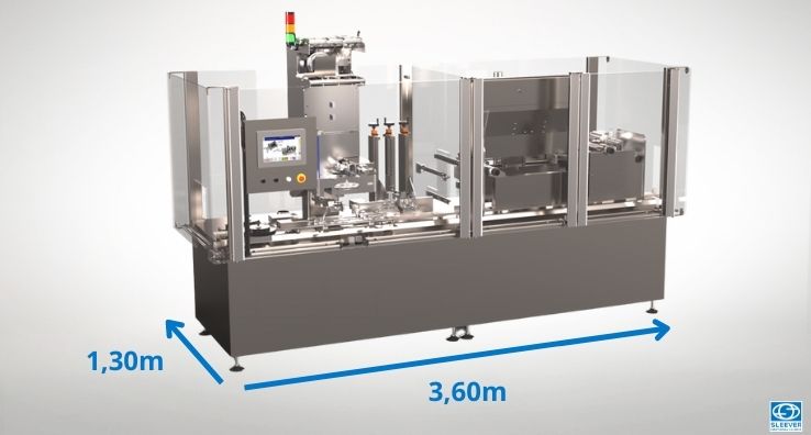 A compact Sleeve packaging machine with an optimized floor space