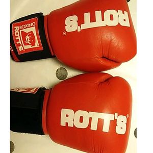 Gants de boxe ROTT'S rouges sur Shareathlon