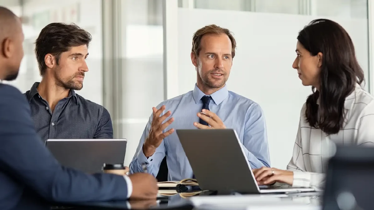 Les experts de Talan, qui ont plus de 30 ans d&#039;expérience dans le monde des affaires et de la technologie, forment leurs clients.