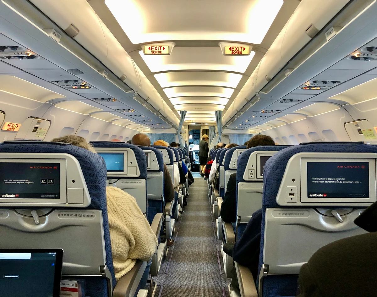 plane-customer-relationship-2