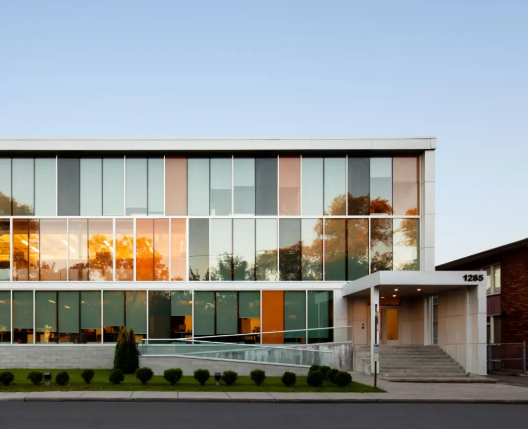 Une photo du bâtiment principal du Centre d’expertise industrielle de Montréal
