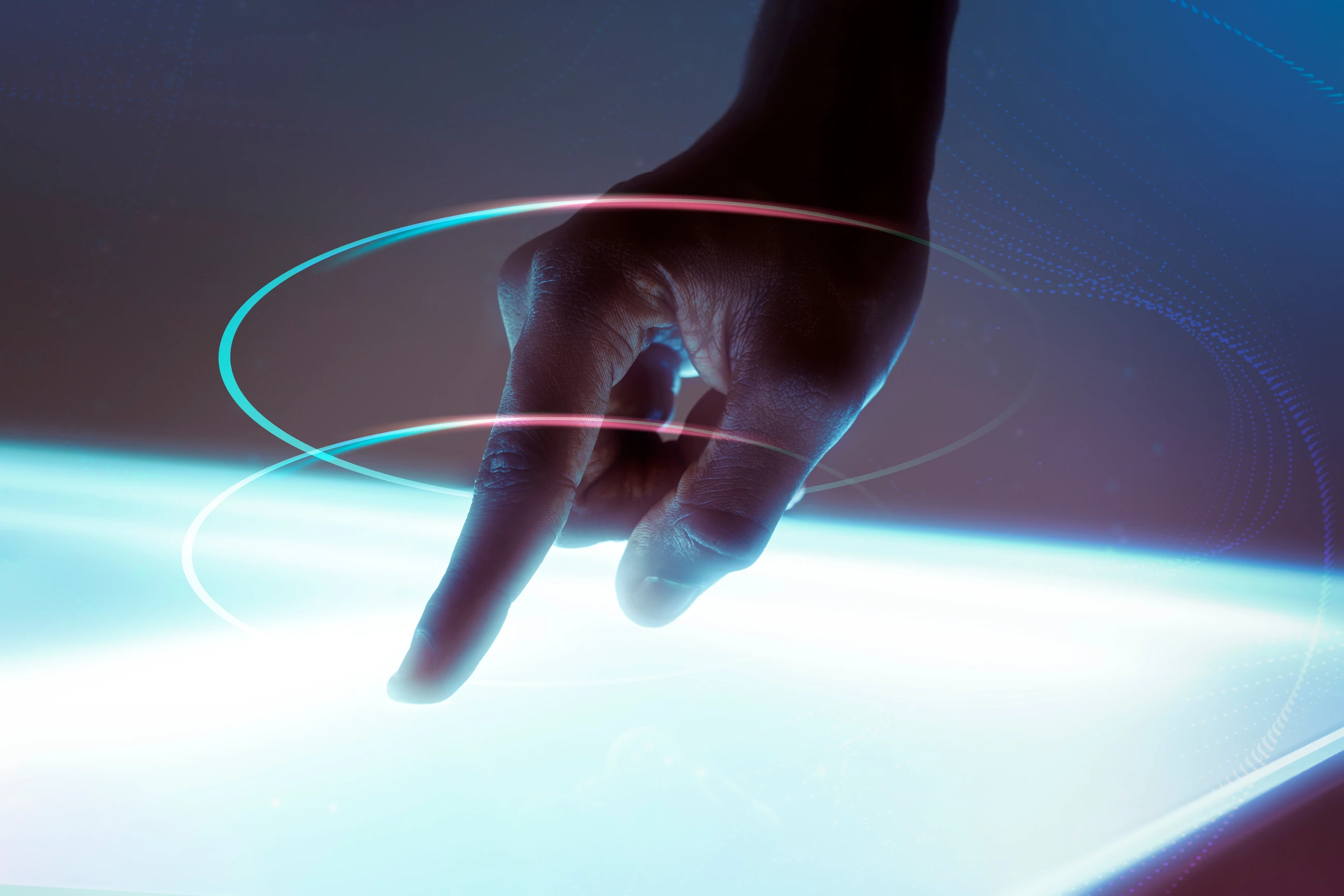 Main utilisant le remix numérique de technologie avancée d&#039;écran virtuel