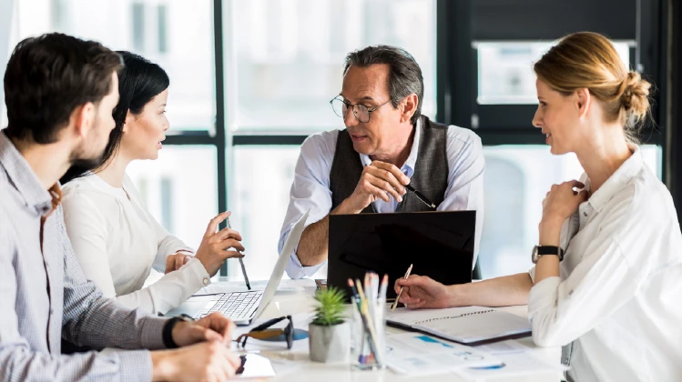 Groupe d&#039;experts Talan lors d&#039;une réunion de consultation des clients. 