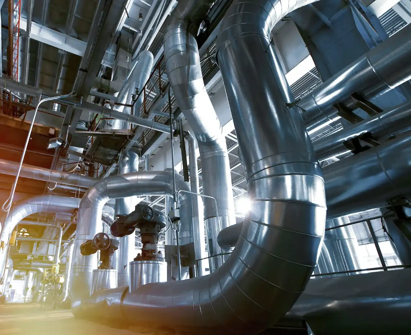 A chemical plant displaying some pipes and equipments
