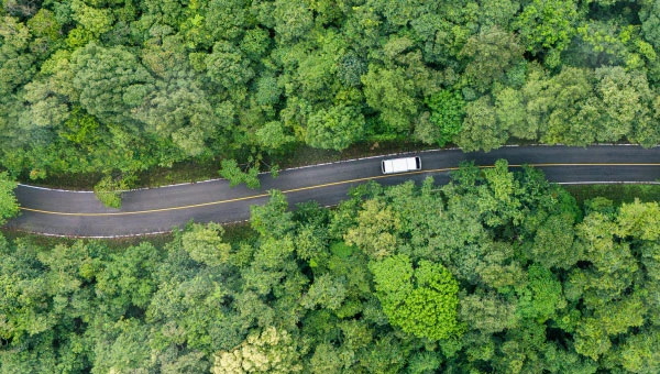 Clean and greenhouse-free green transport concept in electric drive mode.