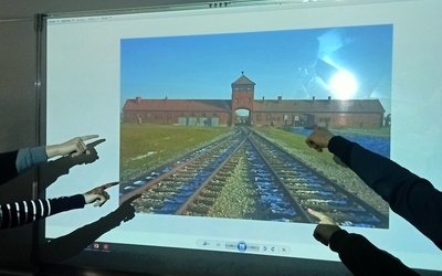 Image du projet Le lycée Rouvière en Voyage à Auschwitz 