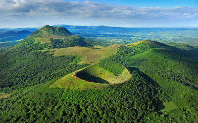 Image du projet Les CM1-CM2 de Malala Yousafzaï à la découverte des volcans d'Auvergne.