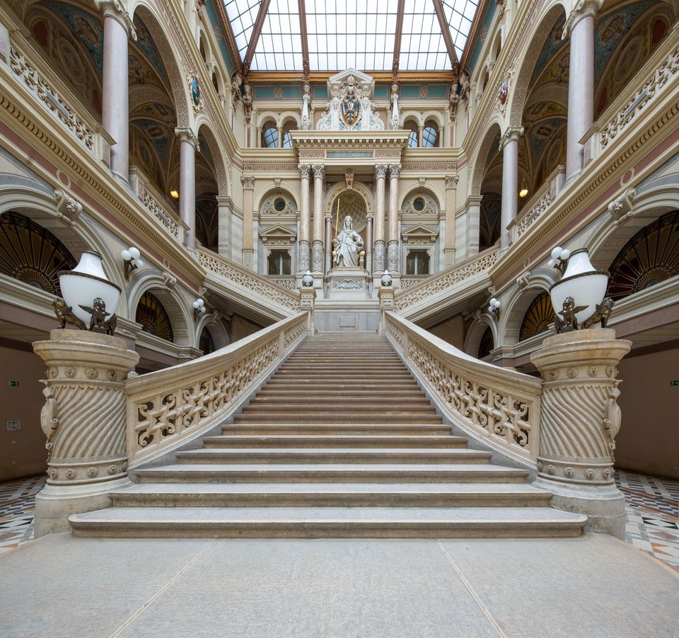 OGH Iustitia Treppe