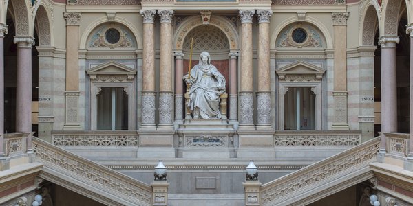 Justizpalat Iusticia mit Umgebung