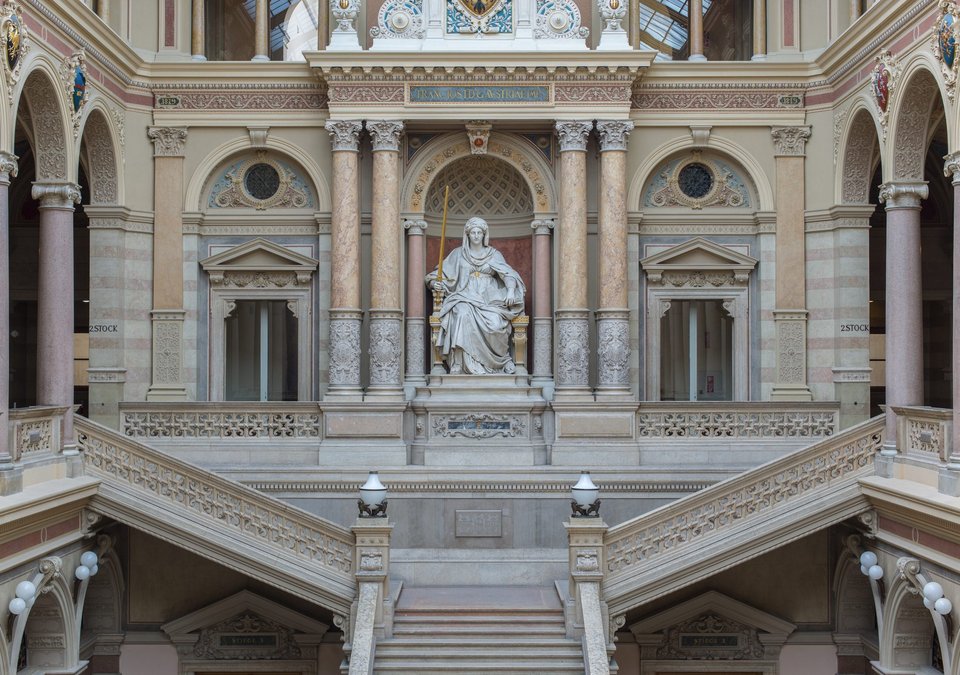 Justizpalat Iusticia mit Umgebung