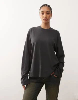 Weekday - T-shirt oversize coupe carrée à manches longues - Noir cassé