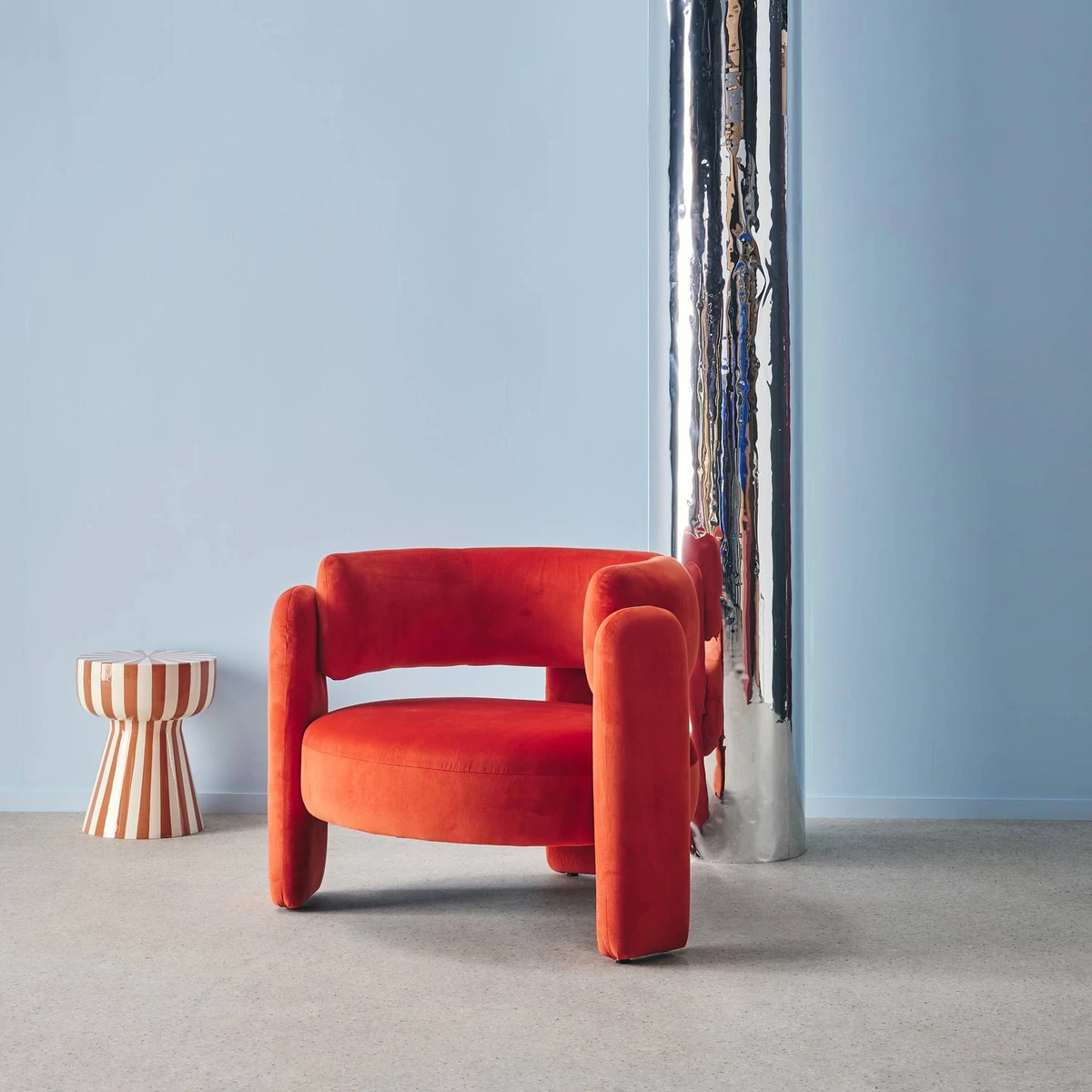 Fauteuil tripode en velours orange l sweeek