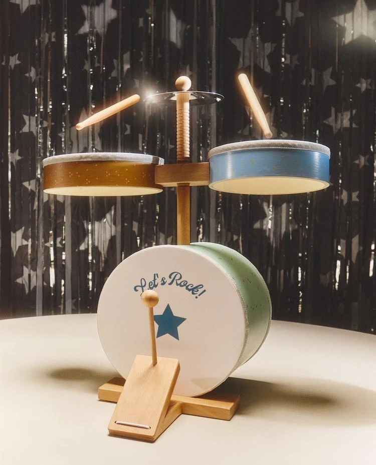 JOUET INSTRUMENT BATTERIE ENFANT BOIS - NOUVEAUTÉS - ENFANTS | Zara Home France | Zara Home France
