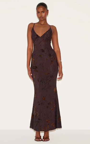 Robe longue dévorée prune à col en V