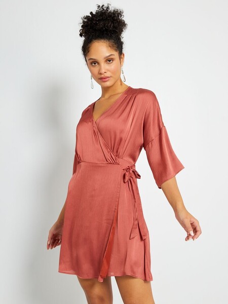 Robe courte en satin